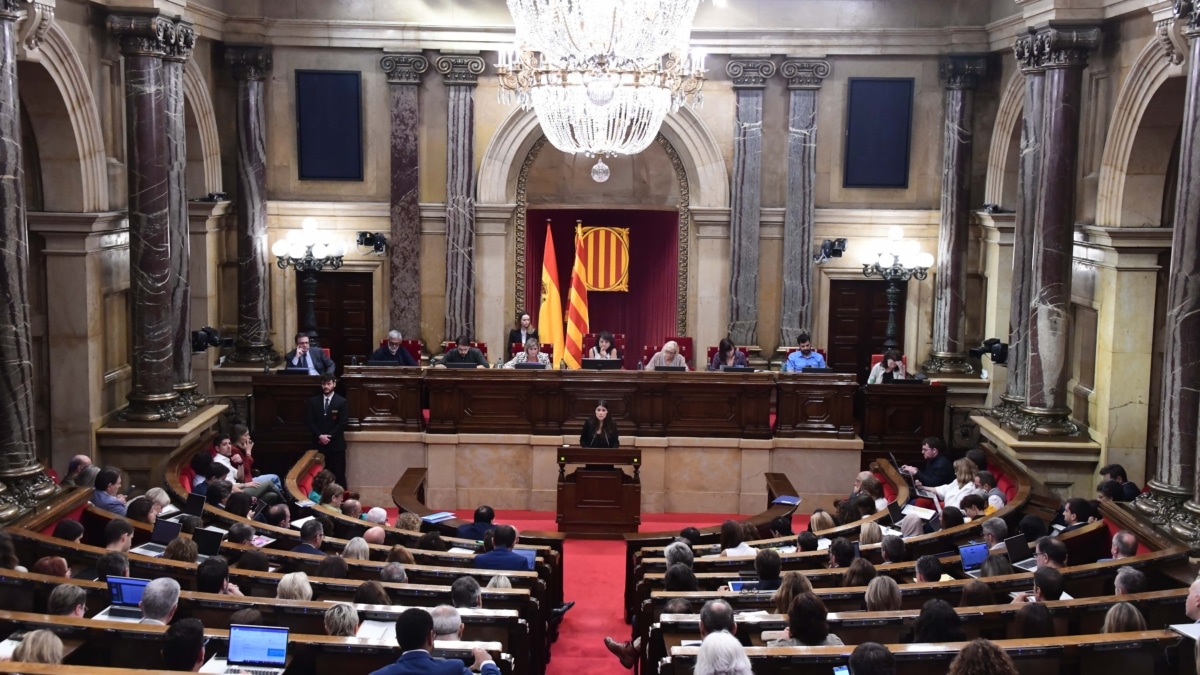 El Parlament aprueba no investir a Sánchez si no promete un referéndum de independencia