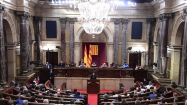 El Parlament aprueba no investir a Sánchez si no promete un referéndum de independencia