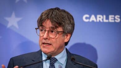 El CxR de Puigdemont consulta a sus bases si debe "bloquear" la investidura de Sánchez