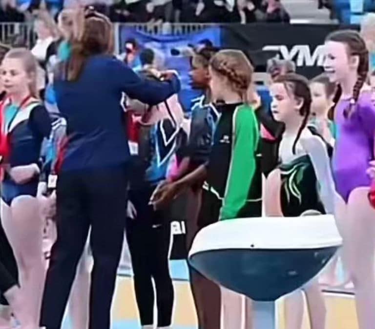 Racismo en Irlanda: Dejan a una niña negra sin medalla