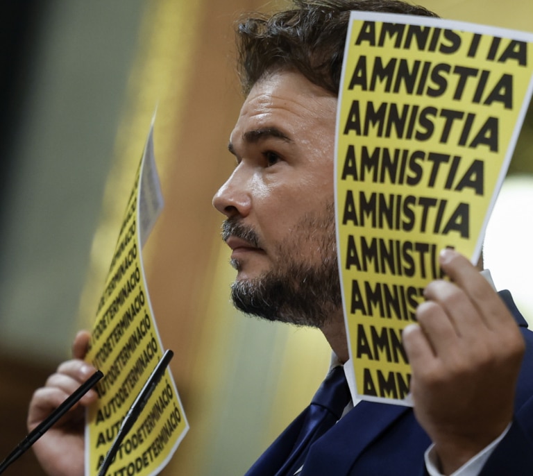 Feijóo a los independentistas: "O mienten ustedes o miente Sánchez"
