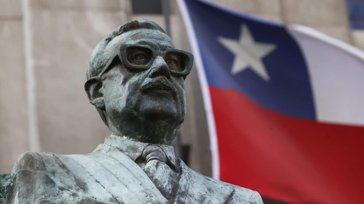 El busto de Salvador Allende en el Palacio de la Moneda
