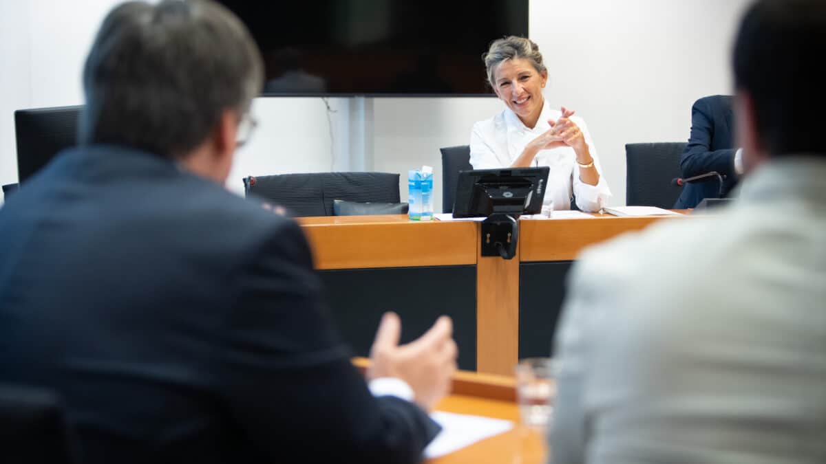 La vicepresidenta segunda del Gobierno y ministra de Trabajo en funciones, Yolanda Díaz durante un encuentro en el Parlamento europeo, a 4 de septiembre de 2023