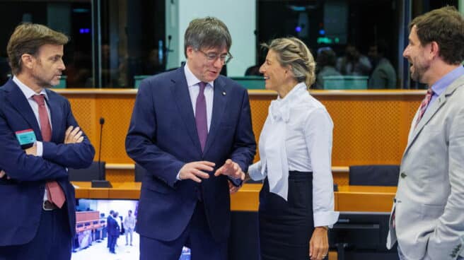 Yolanda y Puigdemont en el belén veraniego de Sánchez Carles Puigdemont, segundo Viceprimer Ministro español y líder del partido Sumar, Yolanda Díaz