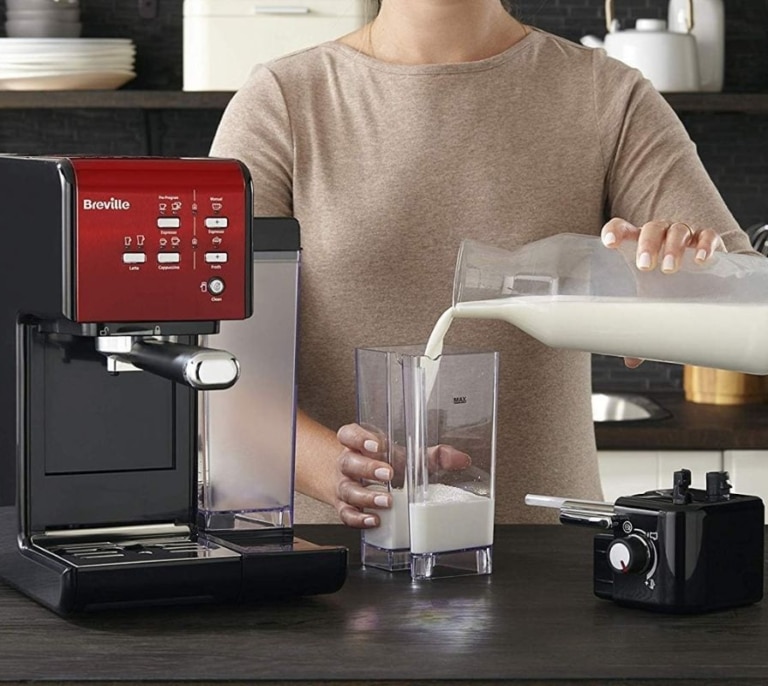 Amazon tira el precio de esta cafetera automática: ahora puede ser tuya casi a mitad de precio