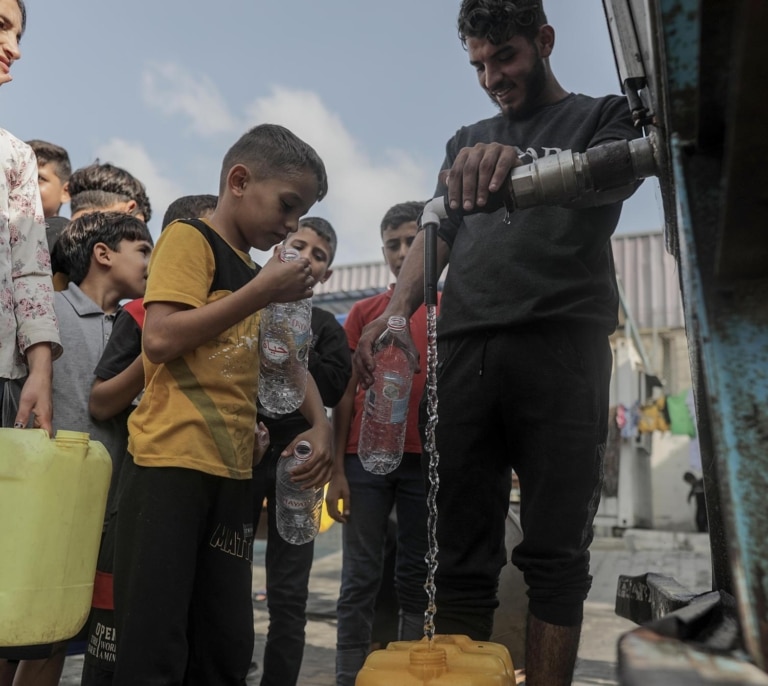 Solo 3 litros de agua: la sed impuesta a Gaza