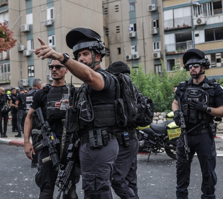 El Ejército israelí llega a las afueras de la ciudad de Gaza