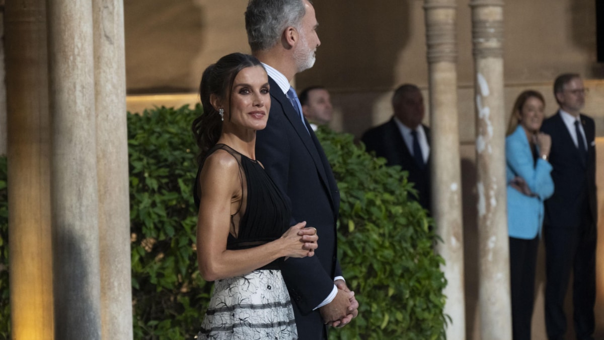 La reina Letizia destacó por su estilo y preparación en Granada