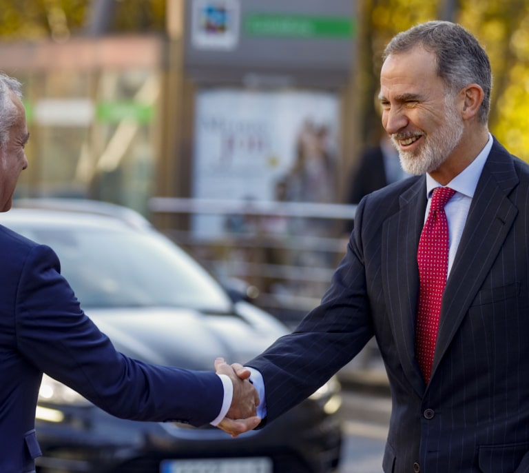 Del 'besamanos' al 'plantón', así es la relación amor odio del PNV con la Monarquía