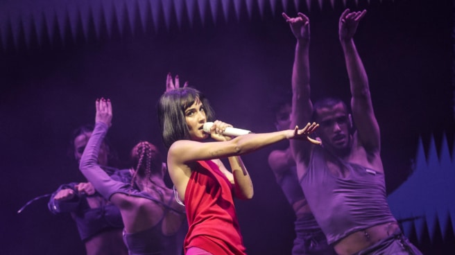 Aitana presentó su disco 'alpha' en el concierto de Valencia, el primero de su gira española Aitana presentó su disco 'alpha' en el concierto de Valencia, el primero de su gira española