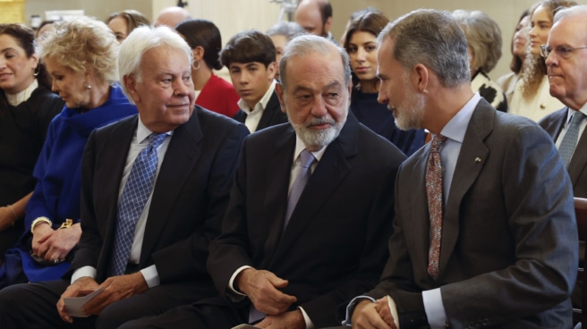González, Slim y Felipe VI, en la entrega del premio al empresario mexicano.
