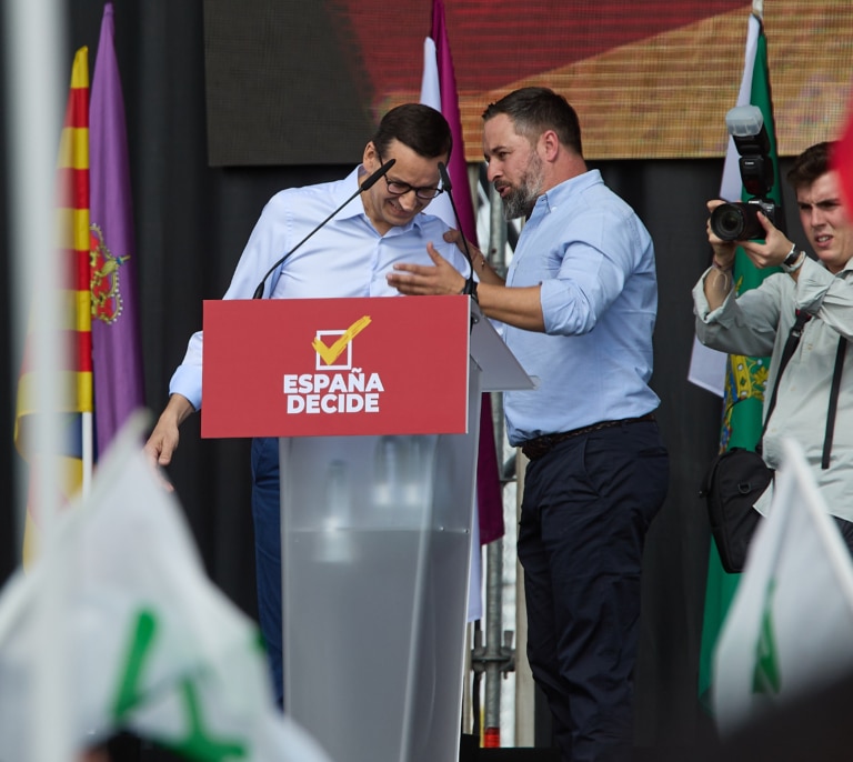 Vox usa las elecciones de Polonia para su pugna contra el PP: "En España y Europa prefieren pactar con el socialismo"