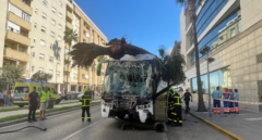 Un autobús pierde el control y atropella a varias personas y deja al menos tres fallecidos en la entrada de Cádiz