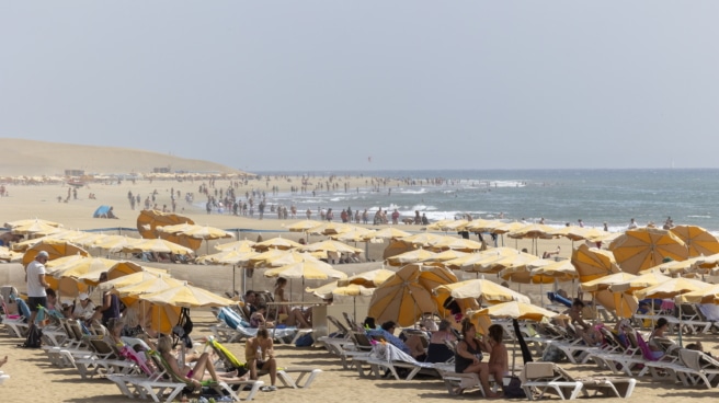 Alerta amarilla en Asturias, Cantabria y Canarias por altas temperaturas Canarias afronta aviso naranja por calor una jornada atípica de otoño que ha comenzado con los termómetros marcando 36 grados ya desde la madrugada.