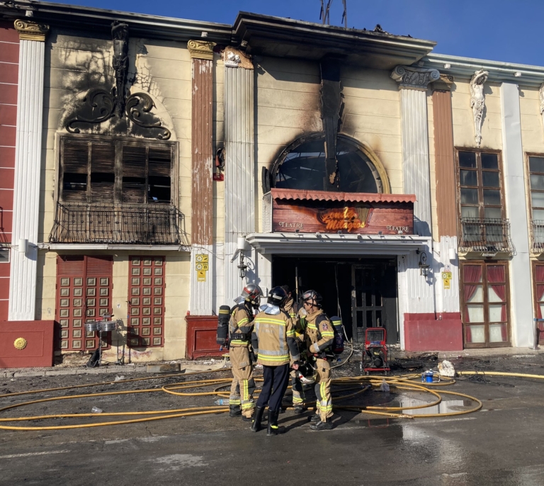 Ascienden a 13 los muertos y dos desaparecidos en el incendio de una discoteca en Murcia
