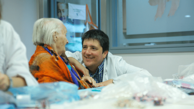Desde 2008, Fundación "la Caixa" ofrece acompañamiento a los pacientes de enfermedades avanzadas, así como recursos para familiares y profesionales. Desde 2008, Fundación "la Caixa" ofrece acompañamiento a los pacientes de enfermedades avanzadas, así como recursos para familiares y profesionales.