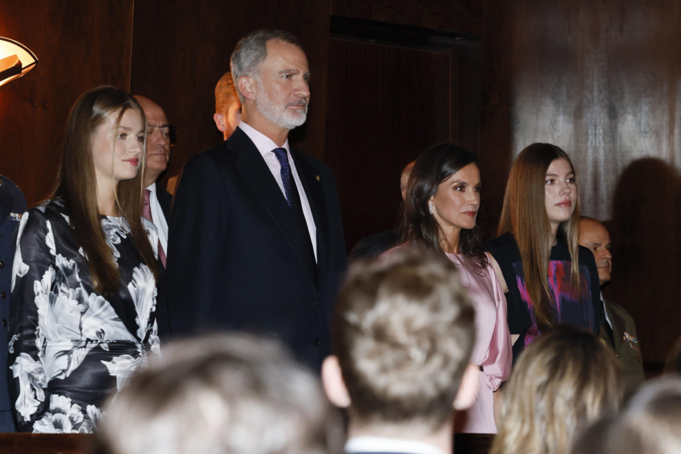 De izquierda a derecha, la princesa Leonor, el rey Felipe, la reina Letizia y la infanta Sofía