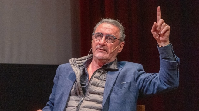 El periodista Carlos Herrera se presentará como presidente de la RFEF: "Tengo la aspiración de devolver el fútbol a la sociedad" El periodista Carlos Herrera