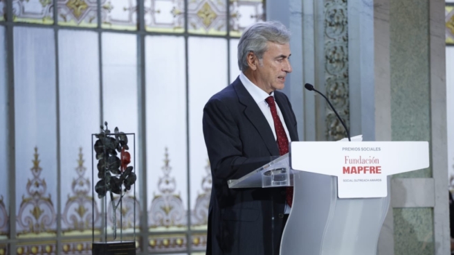 Carlos Sainz Cenamor tras ser galardonado con el ‘Premio a Toda una Vida Profesional Jose Manuel Martínez Martínez’ 2023 por la Fundación MAPFRE Carlos Sainz Cenamor