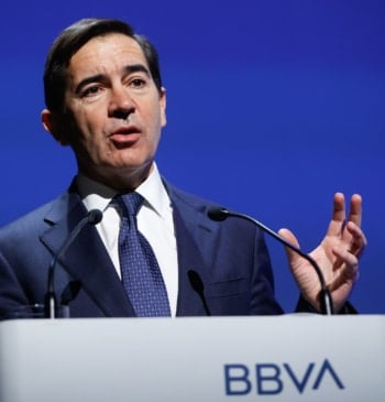 BBVA gana un 9% más y responde al Sabadell con 36.000 millones [...]