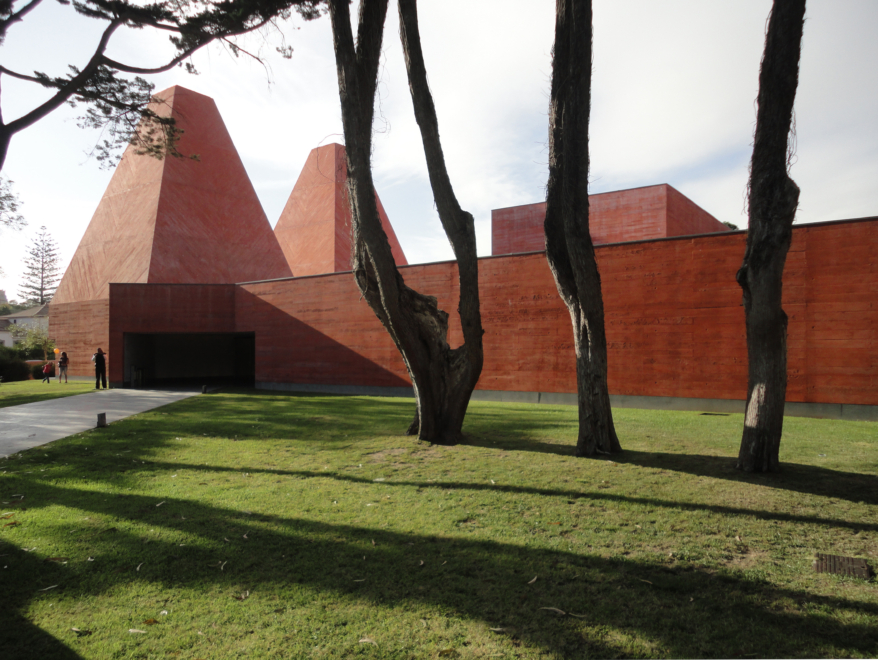 La Casa das Histórias (2008), museo en Cascais dedicado a la obra de la artista Paula Rego.