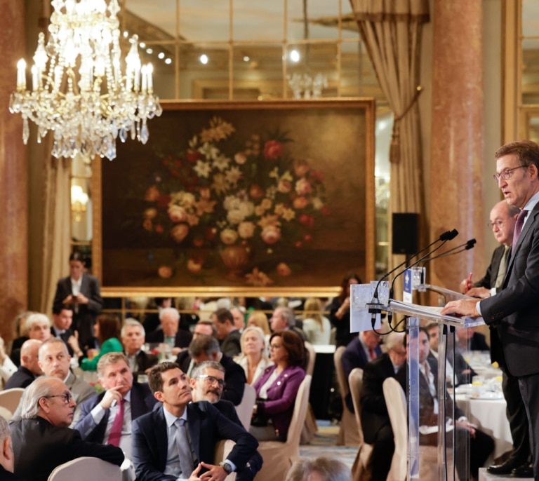 Operación del PP en Cataluña: Feijóo busca el voto de los ex convergentes huérfanos