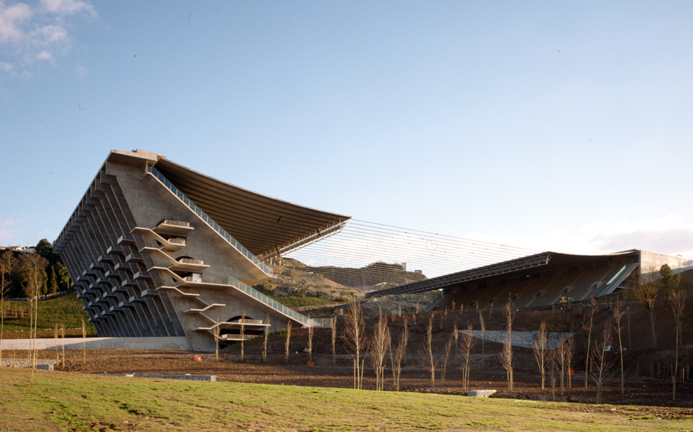 El estadio de Braga diseñado por Eduardo Souto de Moura fue una de las sedes de la Eurocopa de fútbol de 2004.