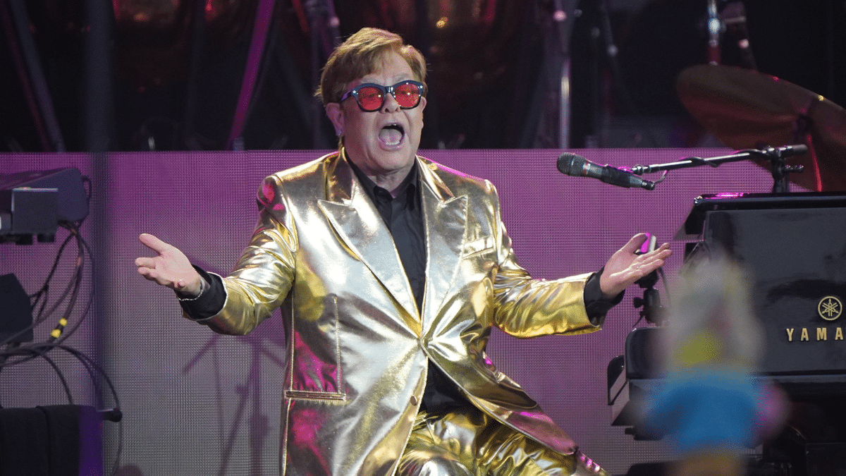 Elton John durante su actuación en el último festival de Glastonbury, en junio de este año.