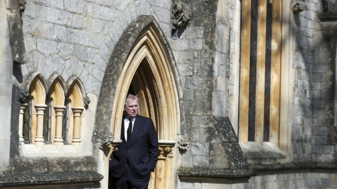 El príncipe Andrés sale de la capilla del Royal Lodge en una foto de 2021 El príncipe Andrés sale de la capilla del Royal Lodge en una foto de 2021