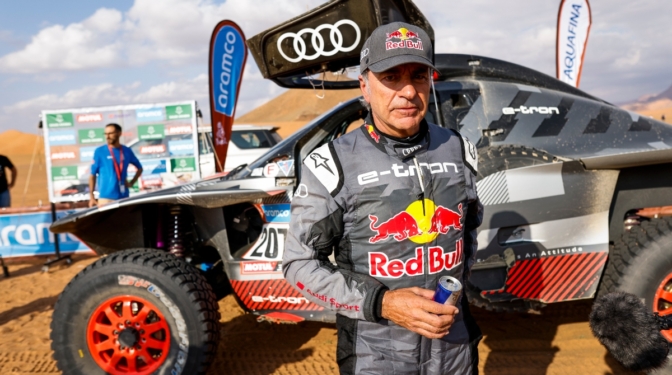 Carlos Sainz: «Cuando acabe el Dakar decidiré si merece la pena seguir»