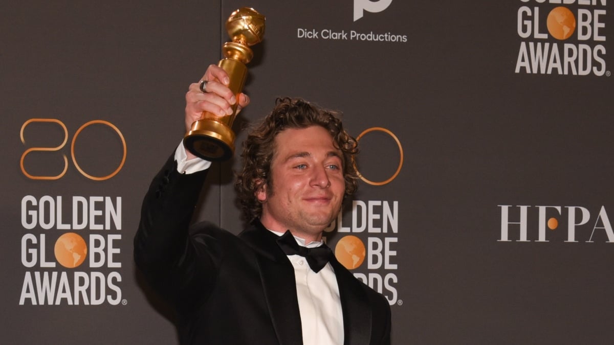 Jeremy Allen White tras ganar su primer Globo de Oro el pasado mes de enero