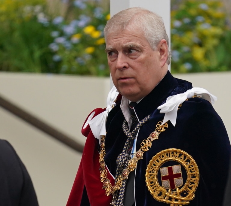 La policía británica detiene al expríncipe Andrés, hermano de Carlos III, por sus tratos con Epstein