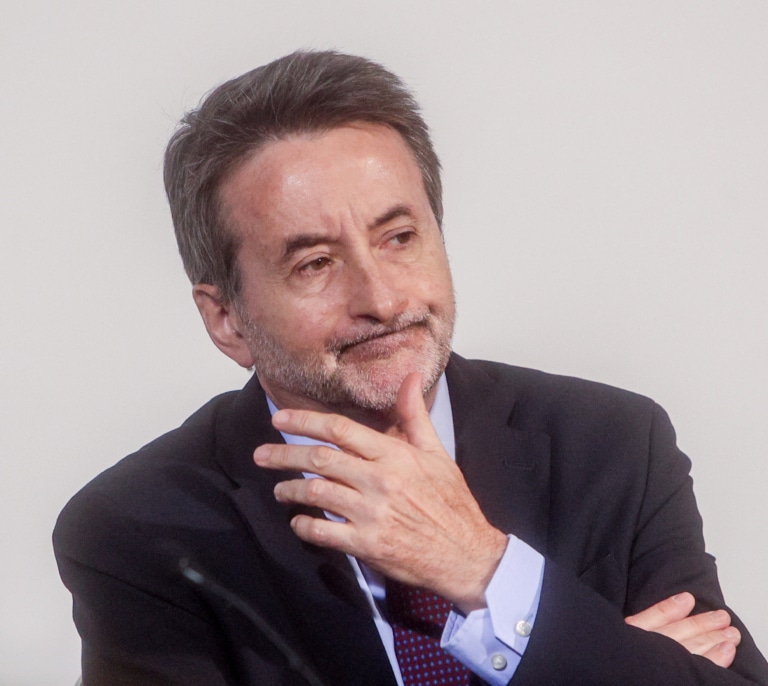 Repsol amenaza con invertir más fuera de España si se mantiene el 'impuestazo' a las energéticas