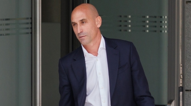 La FIFA inhabilita a Rubiales durante tres años