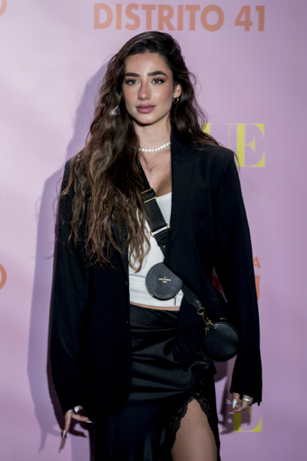 La influencer Lola Lolita posa durante el photocall de la Vogue Fashion's Night Out, en septiembre