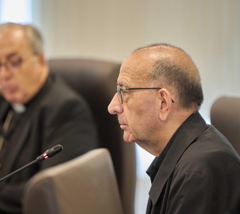 El presidente de los obispos niega la gravedad de las cifras extrapoladas de los abusos: "Son mentira"