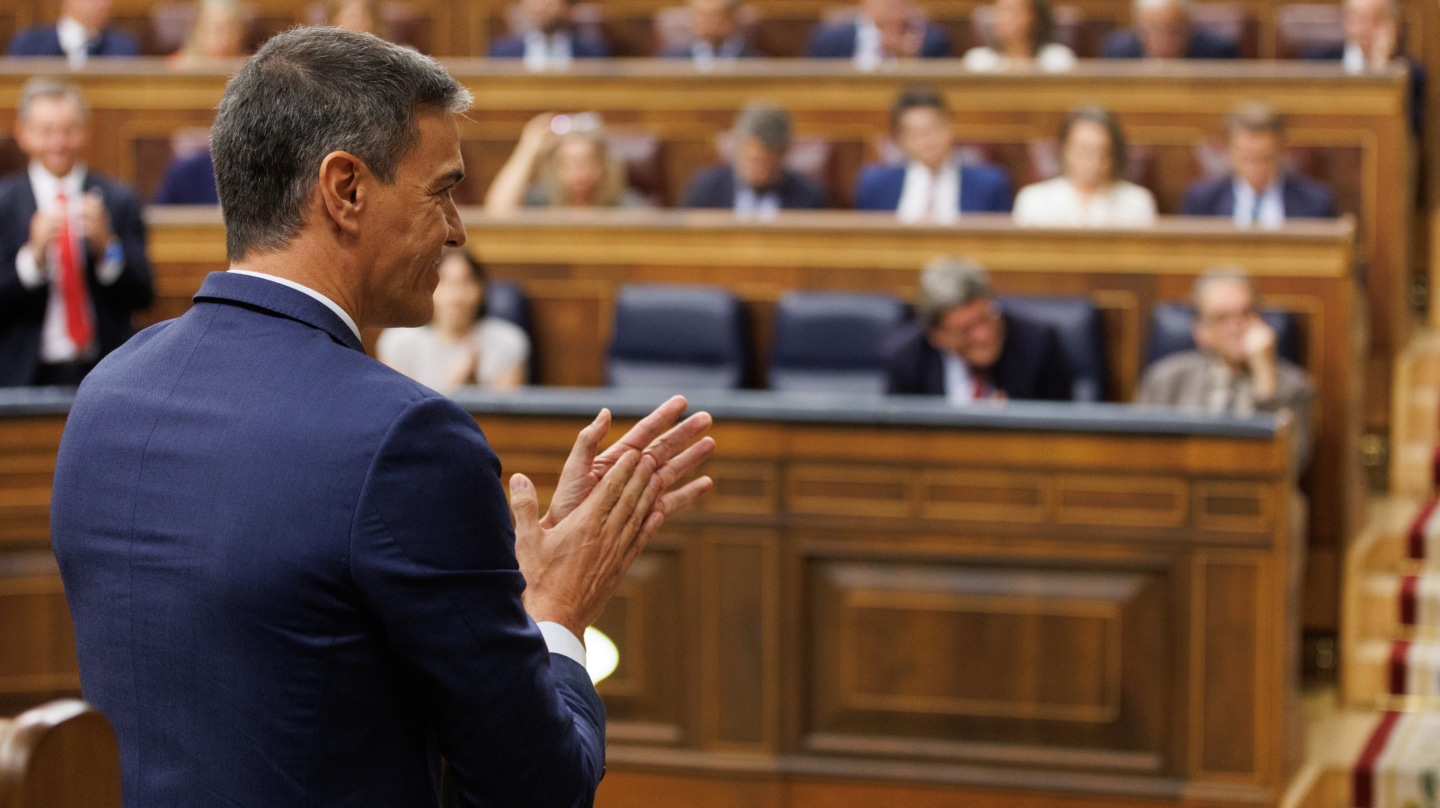 El presidente del Gobierno en funciones, Pedro Sánchez durante la segunda votación de la investidura del líder del Partido Popular, en el Congreso de los Diputados, a 29 de septiembre de 2023, en Madrid (España). El presidente del PP y candidato al Gobierno se sometió el pasado 27 de septiembre a la votación de su candidatura en 'primera vuelta' para su investidura, pero, al no lograr la mayoría absoluta requerida (176 diputados), con 178 noes y 172 síes, se realiza hoy la segunda votación. Hoy no es necesaria la mayoría absoluta, bastaría con una mayoría simple, es decir, más votos a favor de su investidura que en contra. 29 SEPTIEMBRE 2023;PP;PARTIDO;POPULAR;INVESTIDURA;CONGRESO;DIPUTADOS; Eduardo Parra / Europa Press 29/9/2023