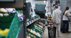 El Gobierno dará a familias vulnerables tarjetas monedero para supermercados