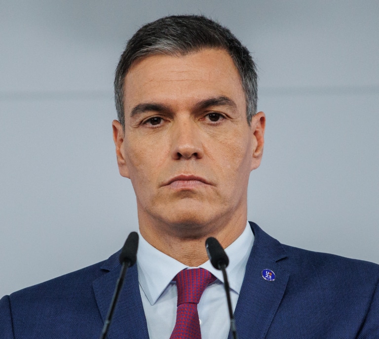 Sánchez con amnistía o con joroba