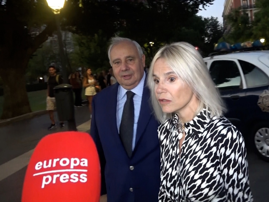 Eugenia y su hermano Fernando Martínez de Irujo en el funeral de Marta Chávarri en Madrid