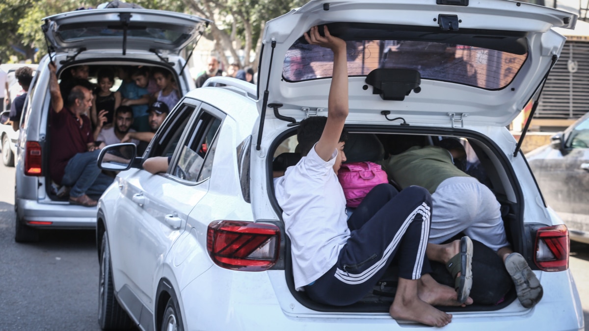 Los palestinos huyen hacia el sur de Gaza ante el inminente ataque israelí