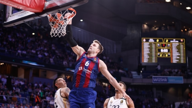 Jan Vesely anota para el Barça frente al Real Madrid Jan Vesely
