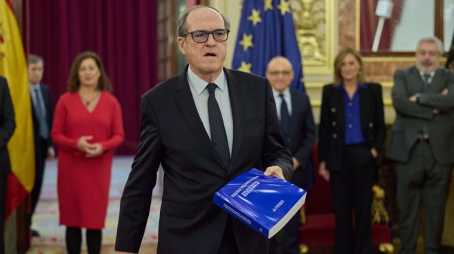 El Defensor del Pueblo, Ángel Gabilondo, entrega el informe sobre denuncias por abusos sexuales en el ámbito de la Iglesia católica El Defensor del Pueblo, Ángel Gabilondo, entrega el informe sobre denuncias por abusos sexuales en el ámbito de la Iglesia católica