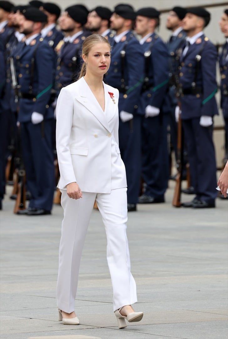 jura-constitucion-princesa-leonor-traje