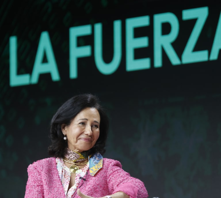 Ana Botín: "La mujer es más modesta, optamos a un puesto con un 120% de capacidad, los hombres con un 50%"