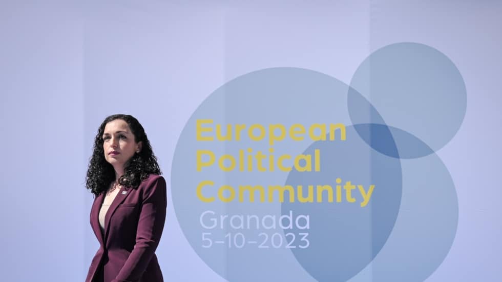 La presidenta de Kosovo, Vjosa Osmani, en Granada.