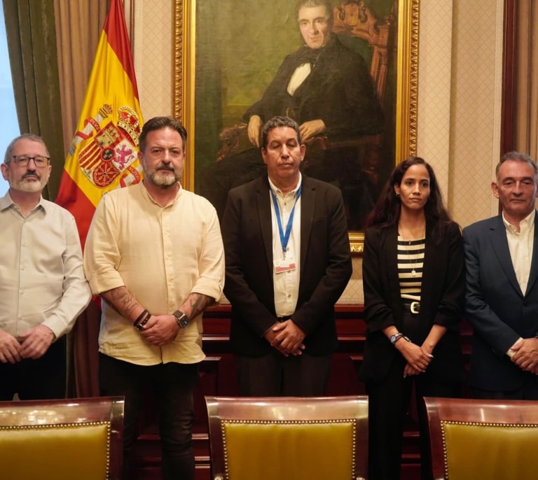 Sumar defiende la autodeterminación del pueblo saharaui en plenas negociaciones para reeditar el Gobierno de coalición