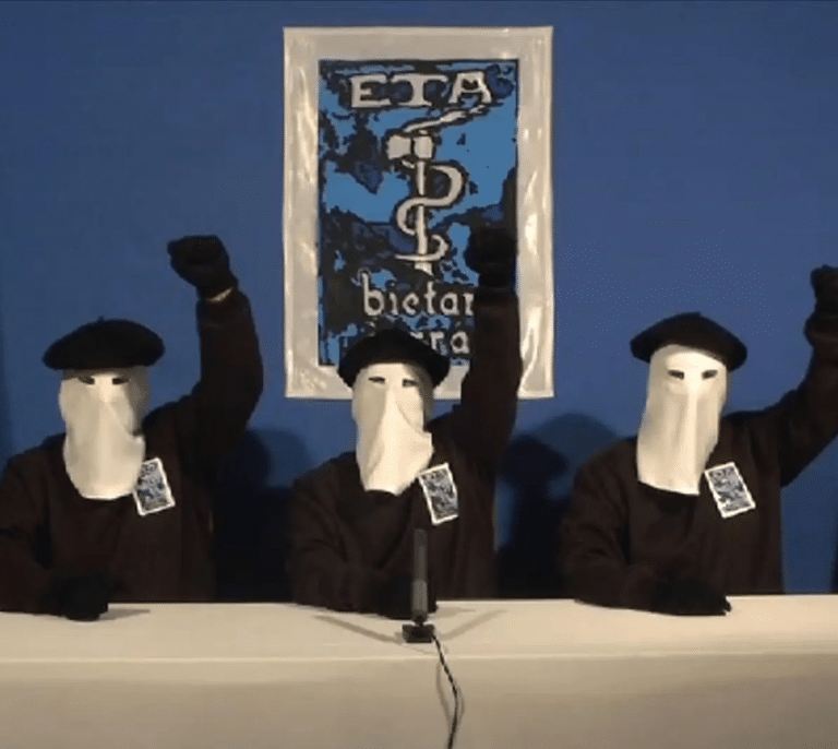 Entre rejas o en política, así viven los últimos 'jefes de ETA' doce años después del cese de la banda