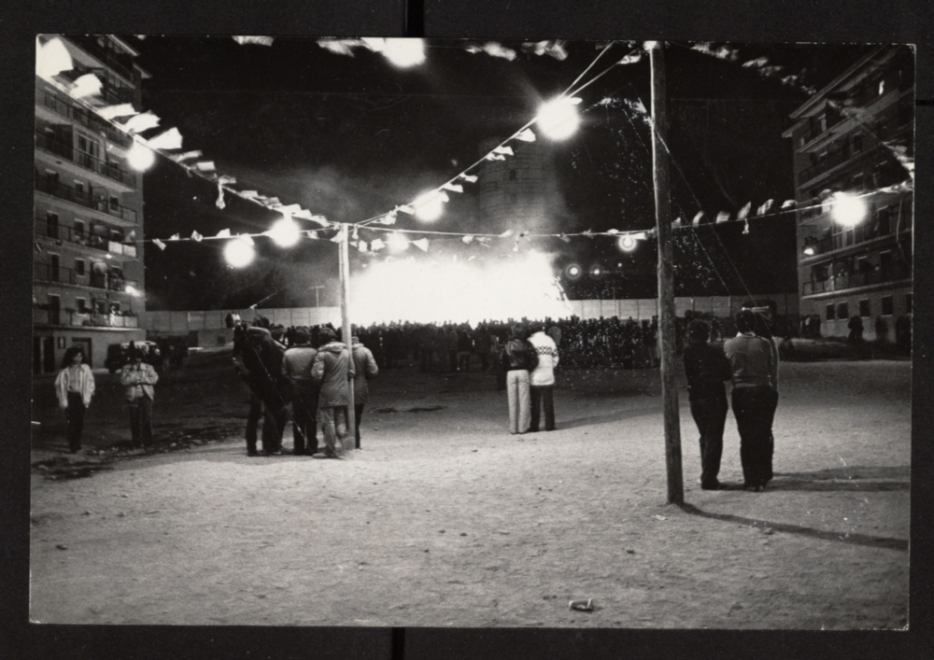 Fuegos artificiales en la fiestas de la urbanización de Huerta de la Salud 1979 - José Luis López