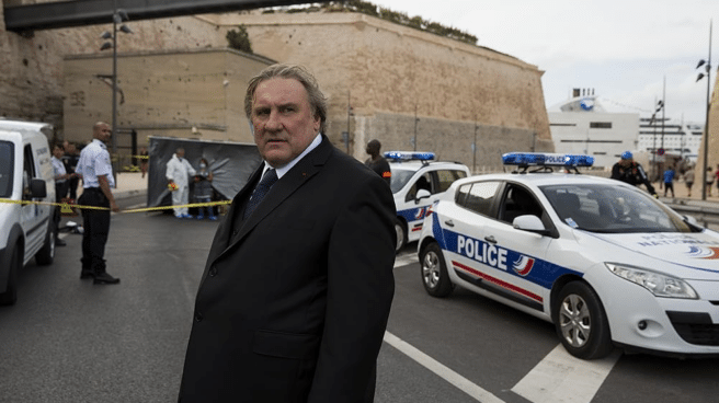 Gérard Depardieu en un fotograma de la serie 'Marseille' Gérard Depardieu en un fotograma de la serie 'Marseille'